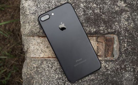 Hàng loạt iPhone 7 Plus đột ngột hỏng camera kép