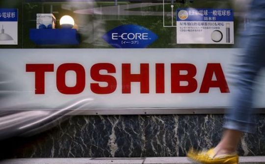 Toshiba đối mặt với khoản lỗ hàng tỷ USD