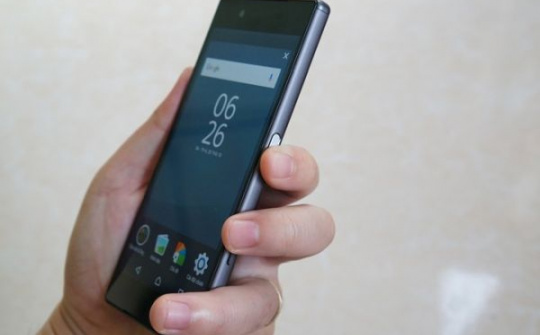 Sony Xperia Z5 tiếp tục giảm giá 1 triệu đồng