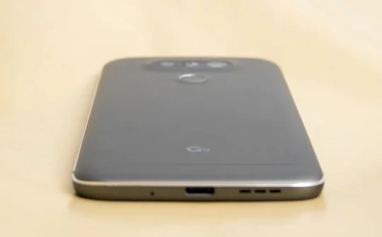 LG G6 sẽ có thiết kế chống thấm nước thay vì kiểu mô đun như mẫu LG G5?