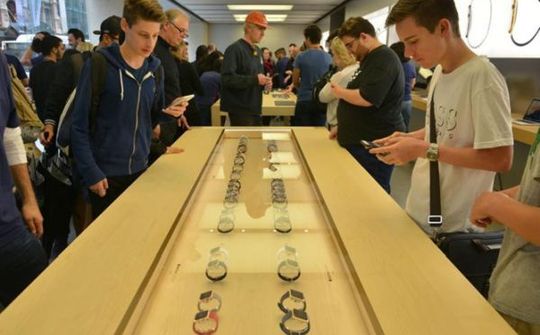 IDC: Doanh số bán ra Apple Watch sụt giảm mạnh