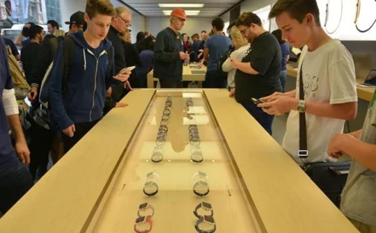 IDC: Doanh số bán ra Apple Watch sụt giảm mạnh