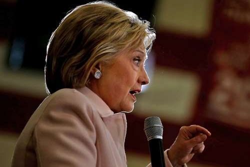 Bà Hillary Clinton bị tố “tiết lộ bí mật quốc gia”