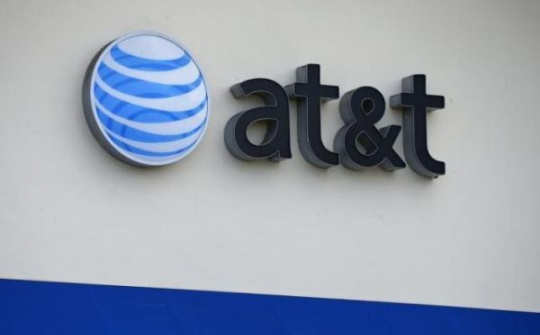 AT&T mua lại DIRECTV, cạnh tranh 5G với Verizon