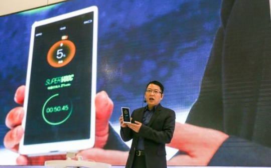 Oppo nâng cấp công nghệ sạc VOOC nạp 5 phút dùng 10 giờ