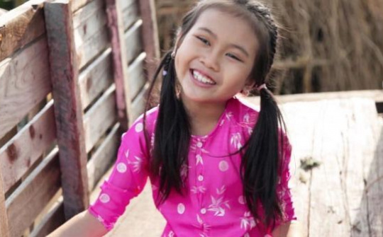 Cô bé triệu view Ruby Bảo An tung clip mới chào xuân