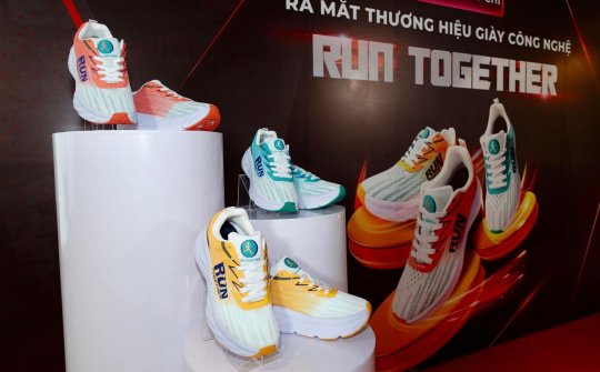 Run Together ra mắt giày chạy bộ gắn chip NFC