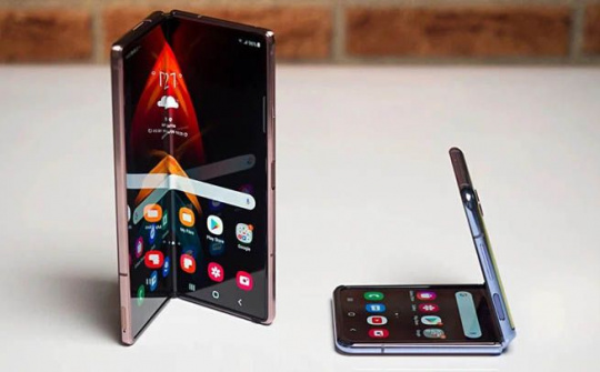 Doanh số smartphone gập của Samsung tăng 300%