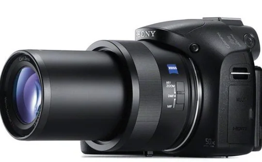 Cuối tháng 3, Sony lên dòng máy ảnh siêu zoom HX500