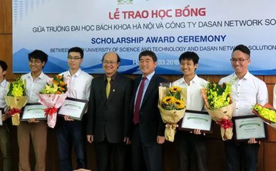 DASAN Network Solutions trao học bổng cho sinh viên ĐH Bách Khoa
