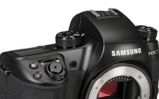 Samsung ngưng sản xuất NX1, chính thức chia tay mảng máy ảnh không gương lật