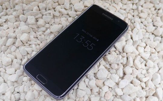 Samsung Galaxy S7 Duo không hỗ trợ Quick Charge 3.0