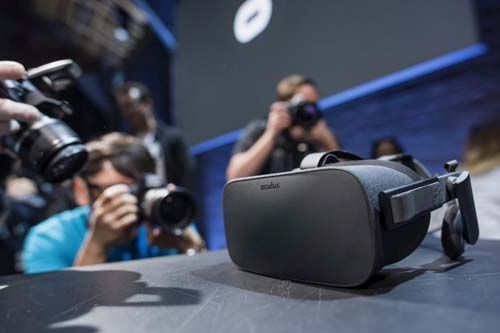 Oculus Rift chính thức “xuất kho” sau 4 năm lận đận