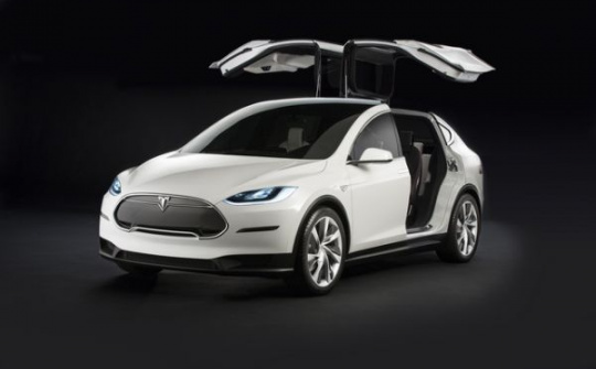 Model X gặp lỗi, Tesla “tá hỏa”