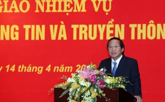 Bộ trưởng Bộ TT&TT Trương Minh Tuấn chính thức nhận bàn giao nhiệm vụ