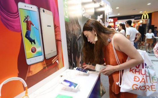 Lenovo đa dạng dòng smartphone giải trí VR tại Việt Nam