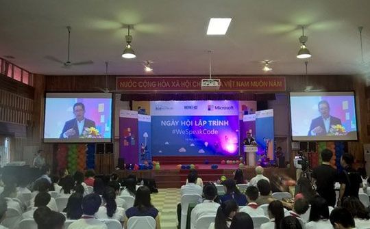 Microsoft tài trợ cho hơn 100 NGO tại 55 quốc gia về đào tạo Khoa học Máy tính