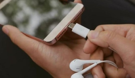 LeEco - smartphone Trung Quốc tiên phong bỏ cổng tai nghe