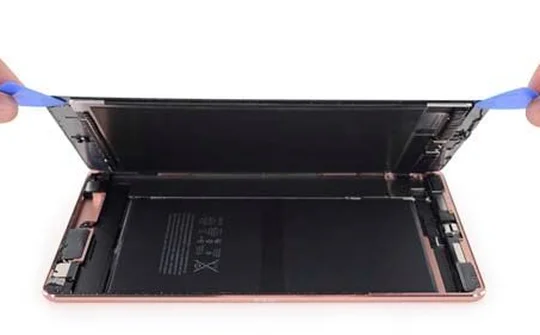 iPad Pro 9.7 - máy nhỏ "ôm" pin lớn