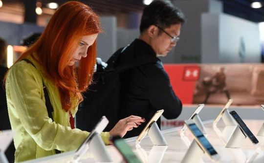 Nhà sản xuất đau đầu vì smartphone Android mất giá nhanh
