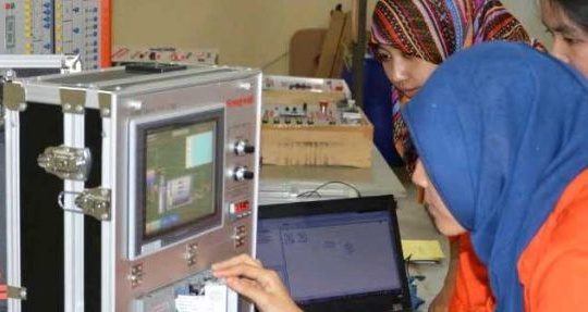 Honeywell tài trợ thiết bị cho sinh viên kỹ thuật tại Indonesia