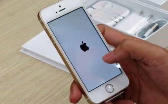 Người dùng Việt thờ ơ với iPhone SE chính hãng