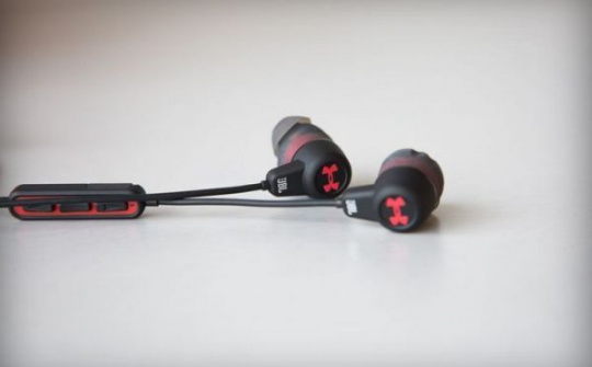 Vì sao headphone ngày một đắt?