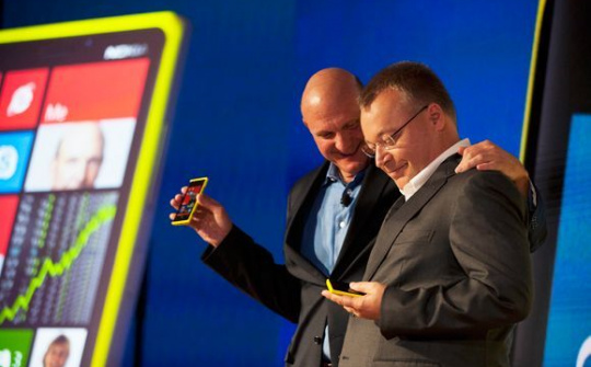 Microsoft thiệt hại ít nhất 8 tỷ USD cho "cuộc chơi" Nokia