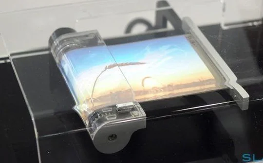 Samsung công bố màn hình điện thoại có thể cuộn lại và mỏng như tờ giấy