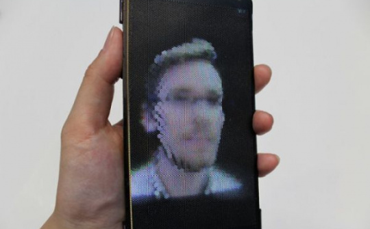 Smartphone màn hình 3D có thể uốn cong