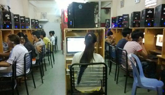 Người Việt chăm "sống ảo"