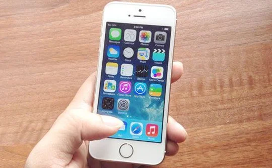 iPhone 5s chính hãng tiếp tục giảm giá