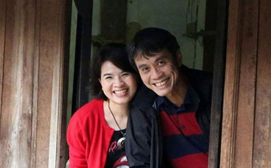 Khoảng trống phía sau nụ cười ấy...