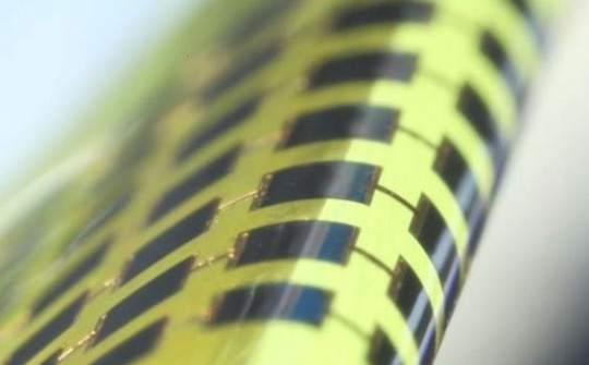 Hàn Quốc chế tạo pin mặt trời công nghệ mới siêu mỏng, dán lên mọi bề mặt