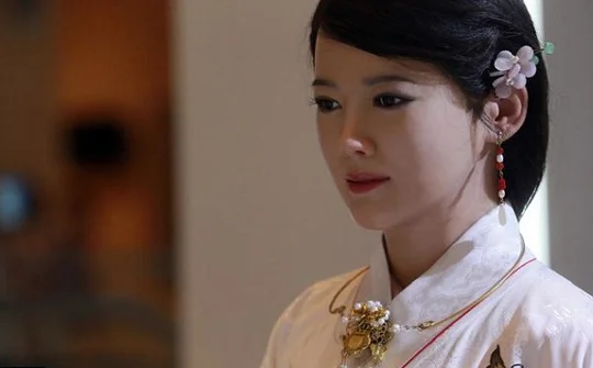 Trung Quốc trình diễn robot "mỹ nhân" sống động như người thật