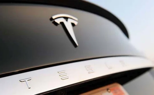 Tesla bị điều tra vì tai nạn của xe tự hành