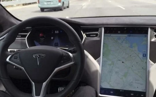 Tesla bị "ngăn hào, rào ngõ" ở Đức