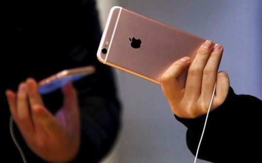 Apple lại bị kiện vì tính năng sạc nhanh của iPhone 6s