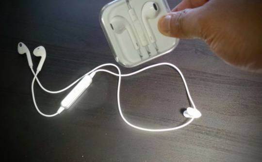 Apple phát triển tai nghe không dây thế hệ mới AirPod