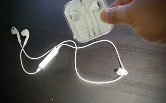 Apple phát triển tai nghe không dây thế hệ mới AirPod