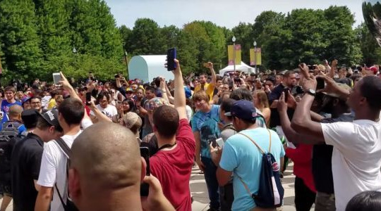 Đến lượt Chicago náo nhiệt vì 5000 người tụ tập chơi... Pokémon GO