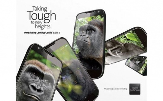 "Vệ sĩ" nào sẽ thắng thế trên màn hình smartphone?