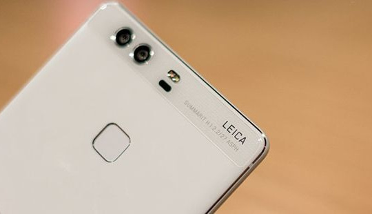 Huawei bị tố dùng ảnh chụp từ máy ảnh DSLR gán cho P9