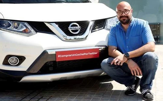 Nissan bán xe hơi qua… Twitter