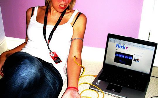 Teen Mỹ "ngập" trong internet nhiều tiếng đồng hồ mỗi ngày