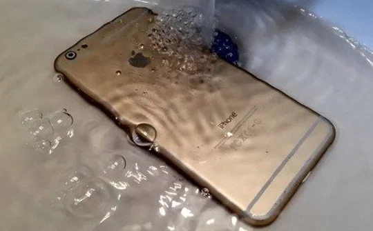 iPhone 7 cũng "khiêm tốn" về khả năng chống nước