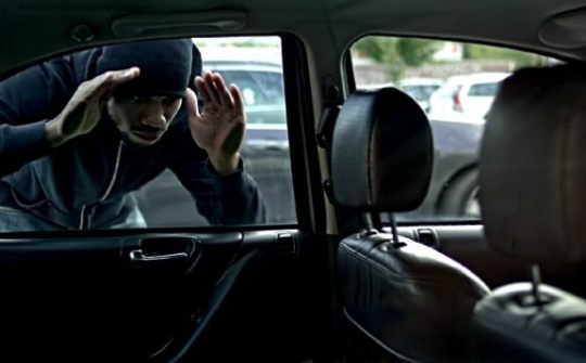 Đánh cắp hơn 100 xe hơi một cách "ngoạn mục" chỉ bằng laptop