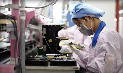 Công nhân Foxconn lại tự sát vì áp lực sản xuất