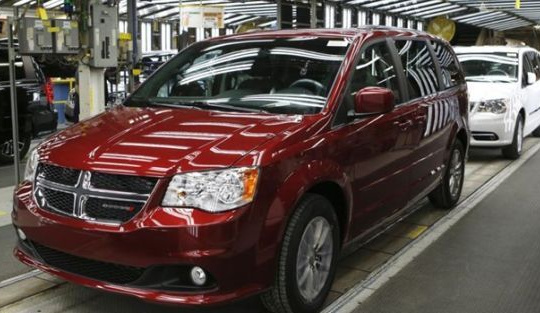 Tin tặc dùng máy tính để trộm xe hơi