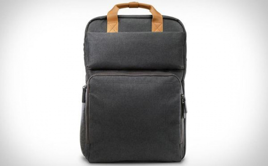Powerup Backpack - balo sạc được pin cho laptop